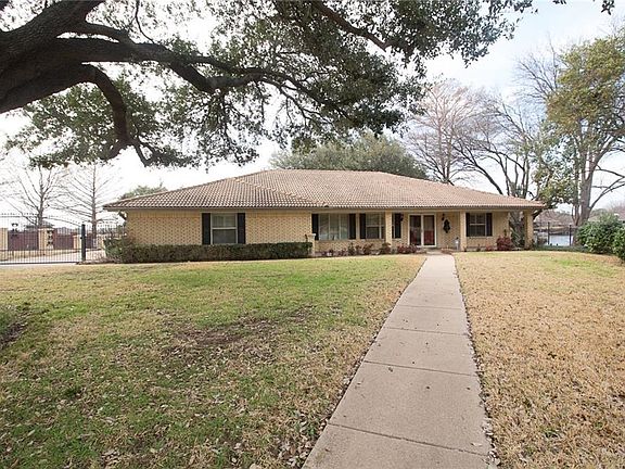 2nd image of 4809 Woodcreek Ct