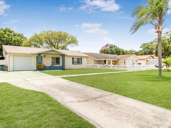 13077 Cumberland Dr, Largo, FL 33773