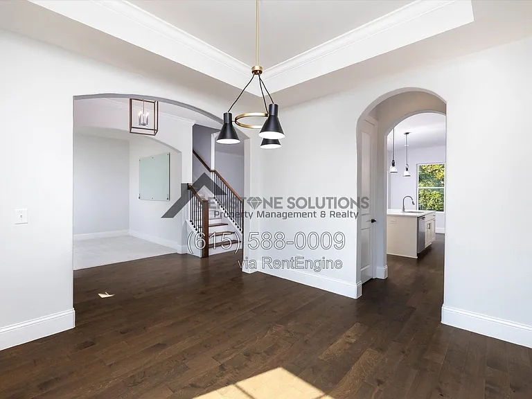 631 Silva Ln — Photo 8