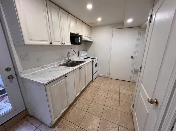 6 Roehampton Cres W, Brampton, ON