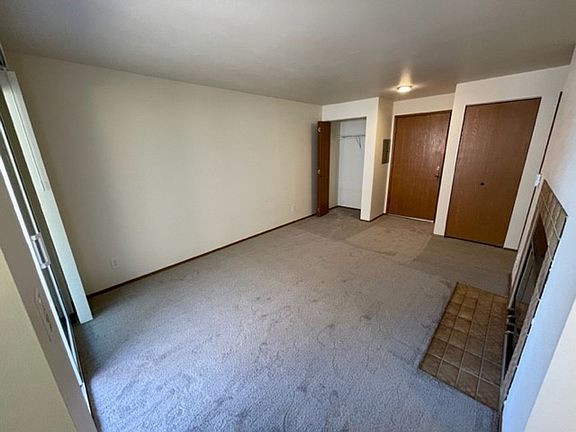 4th image of 5800 22nd Ave NW APT 402