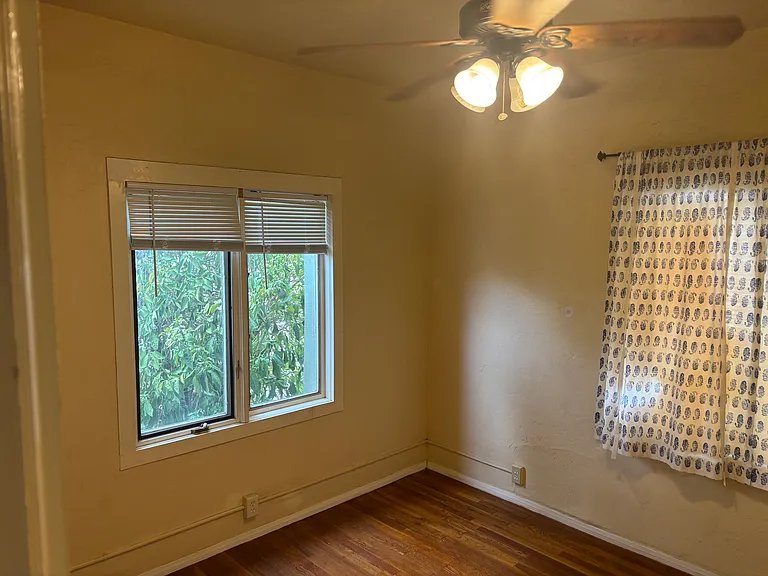2537 N Orchard Ave — Photo 20