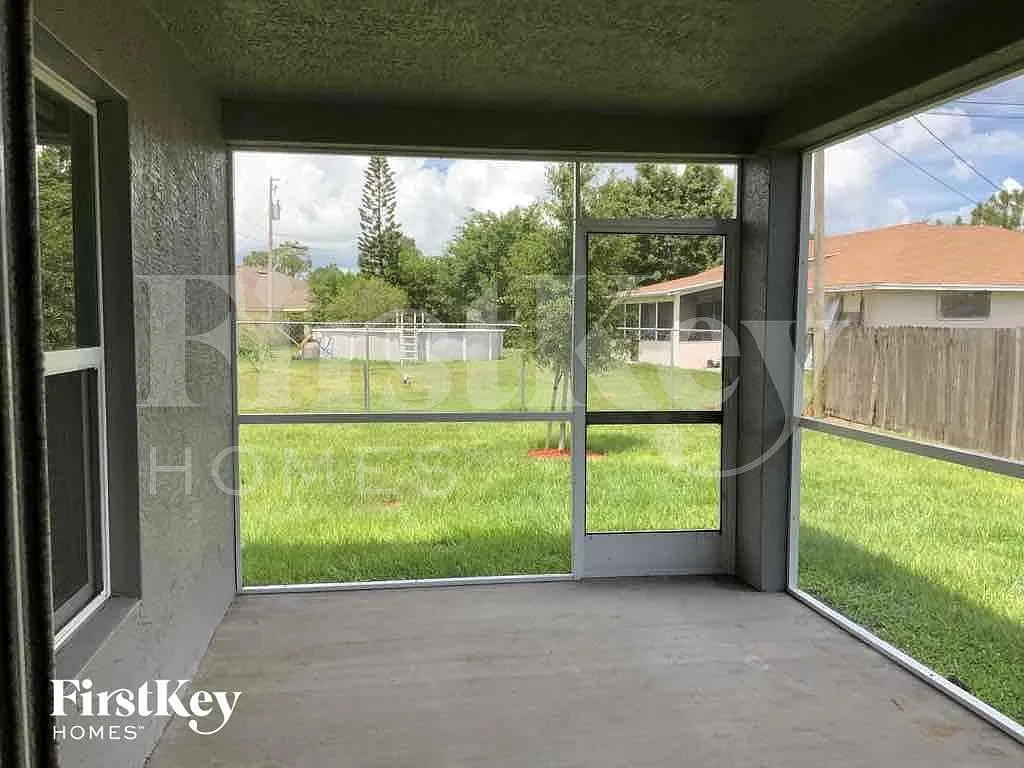 4 bed, 2.0 bath, 1833 sqft, $2,595 — Photo 2