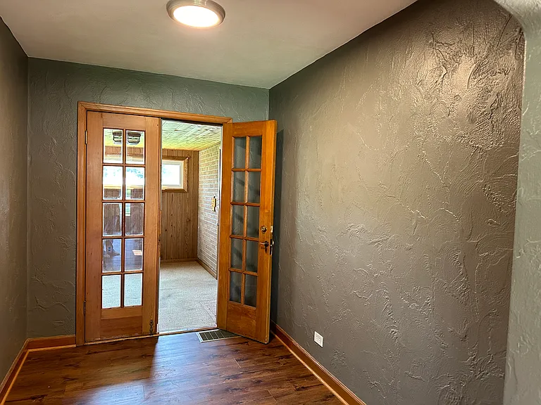 1143 W Harrison St — Photo 7