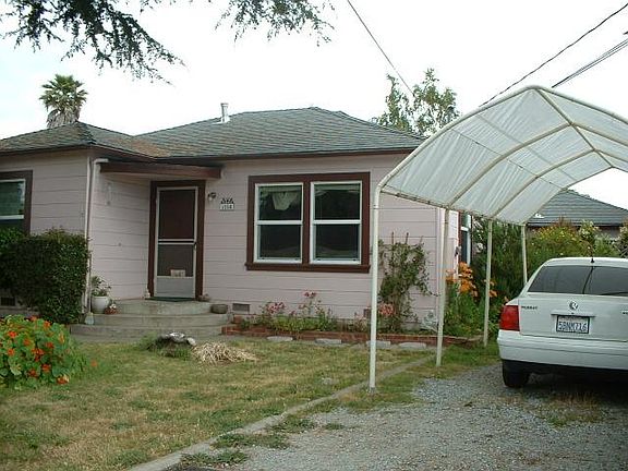 3rd image of 1156A Chanticleer Ave