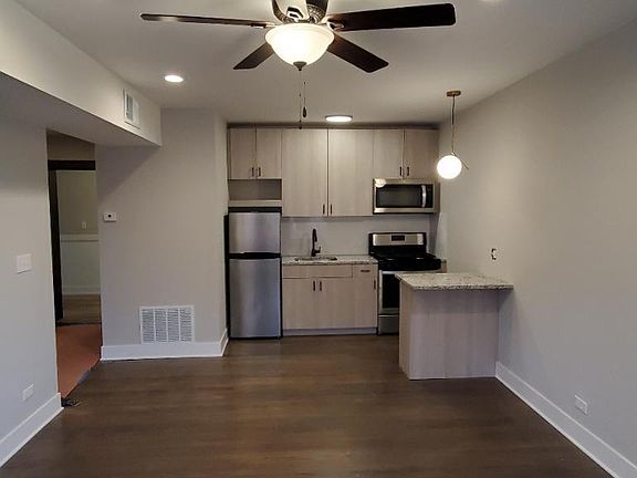 3rd image of 4004 N Bell Ave #2