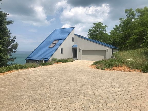 4th image of 49019 W McKean Dr