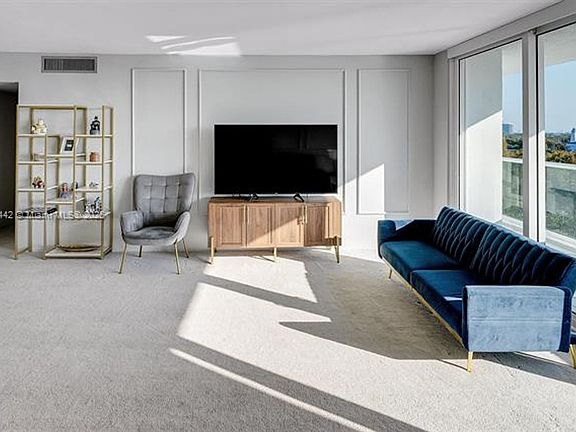 4th image of 100 Bayview Dr APT 617