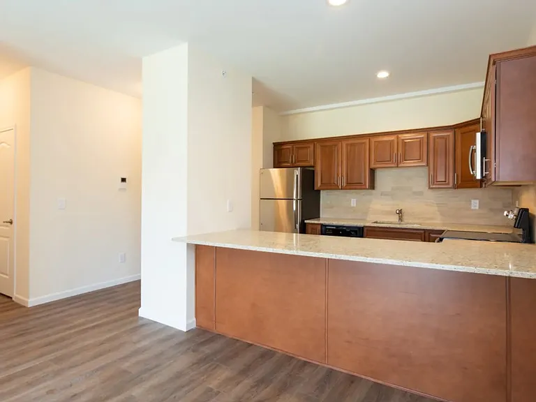 Kensington Manor — Photo 8