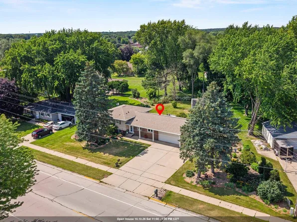 2366 S Ridge Rd, Green Bay, WI 54304