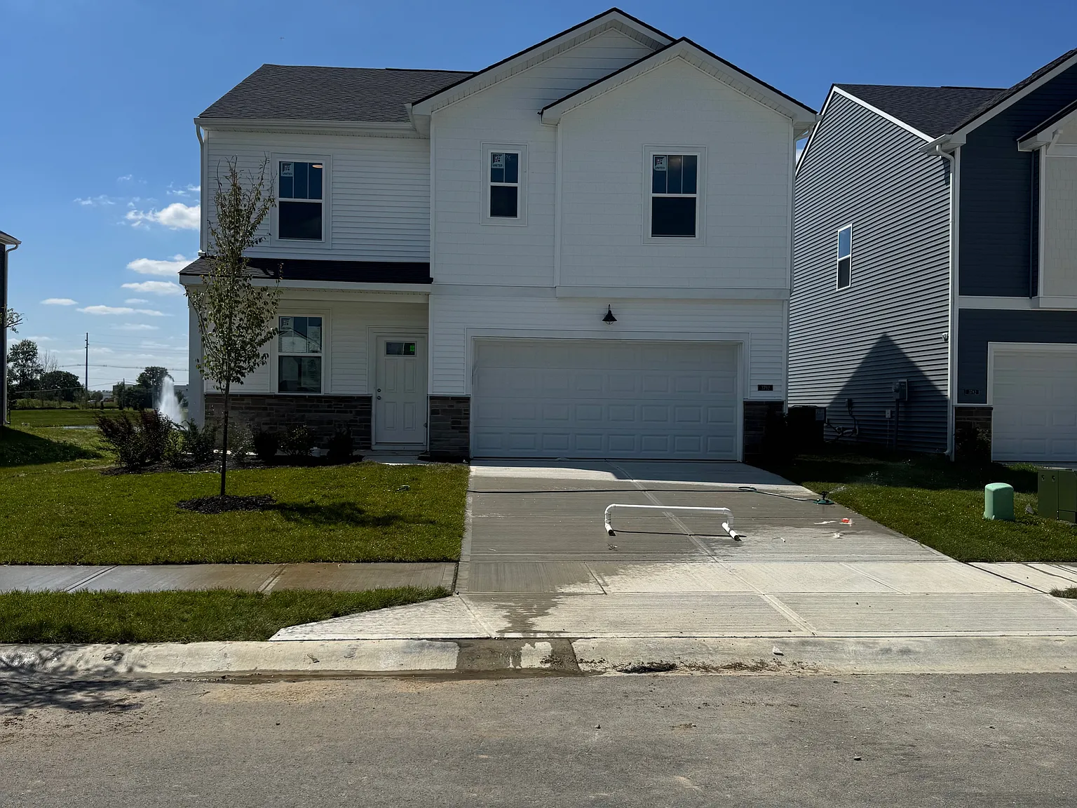 4 bed, 2176 sqft, $2,700 — Photo 2