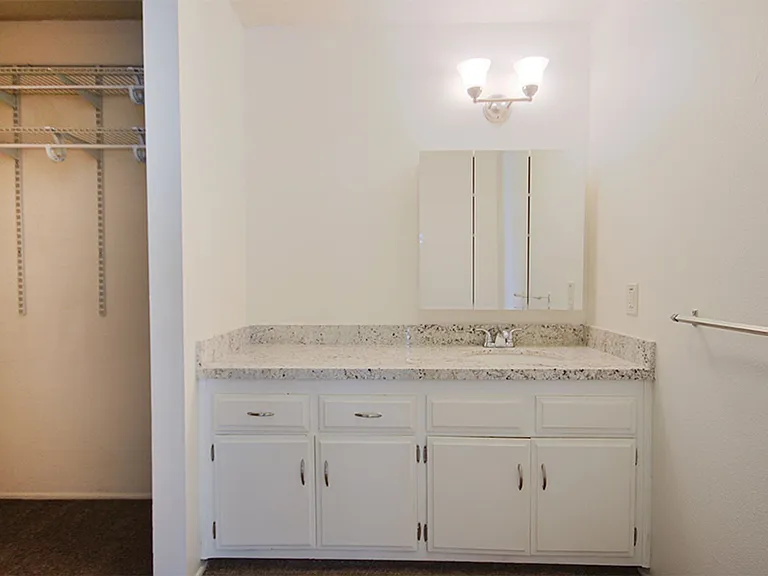 5542 Fernhill Cir — Photo 33