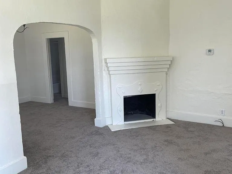 1065 E Santa Clara St — Photo 4