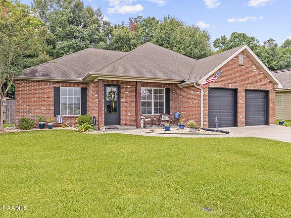 2nd image of 403 Wind Haven Ln