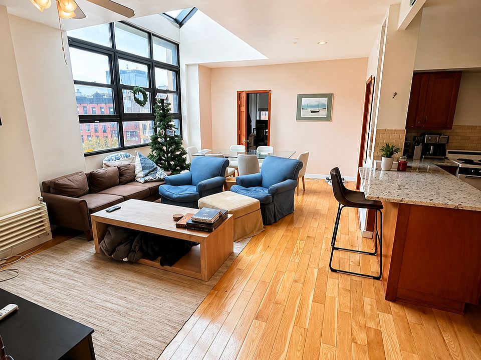 1st image of 84 E 4th St APT 4