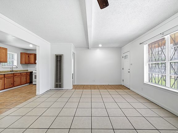 4th image of 455 Wimberly Blvd