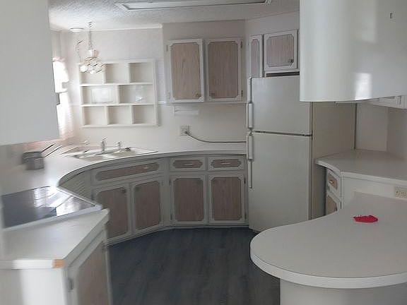 5th image of 787 Cervina Dr N