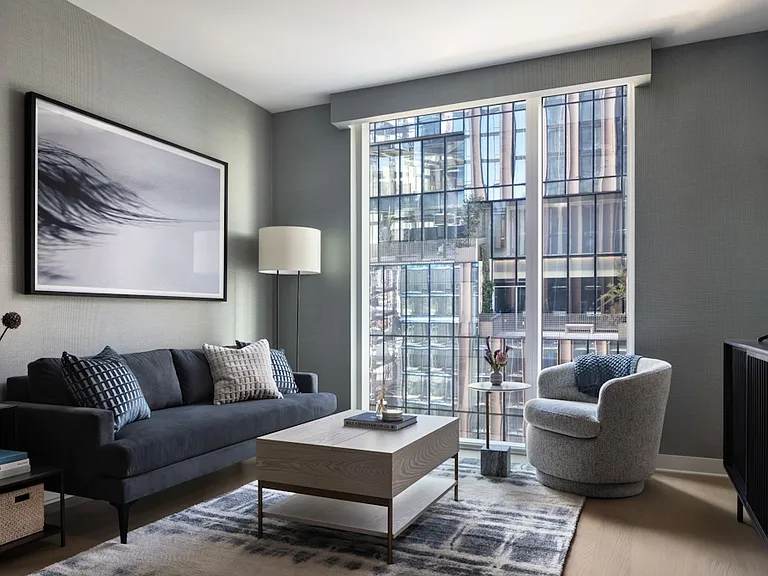 455 10th Ave #27L — Photo 2