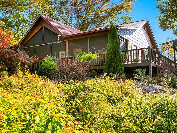 5th image of 724 Deer Ln