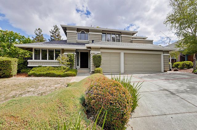 1st image of 10206 English Oak Way