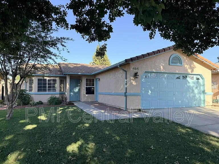 464 Lucas Ct — Photo 2