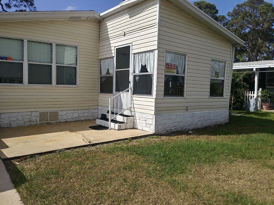 1st image of 2445 Parklane Dr