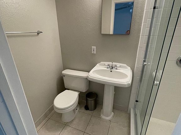 4th image of 2705 Depauw Ave
