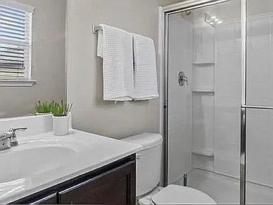 4th image of 206 Feathergrass Dr