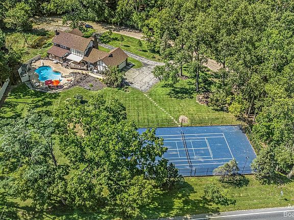2nd image of 2562 Blueberry Ln