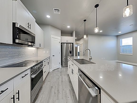 5th image of 2890 Palisades Dr Unit 102