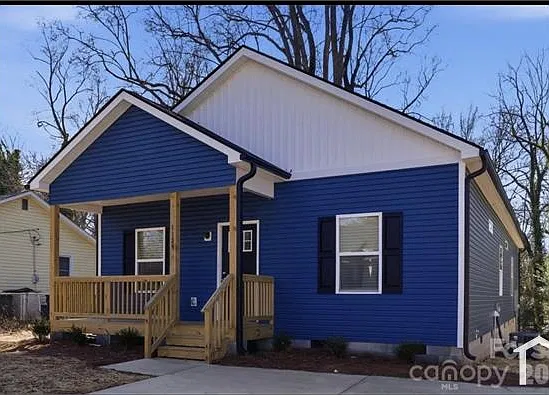 1139 Calhoun St