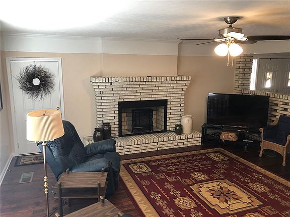 5th image of 57 Simmons Cir