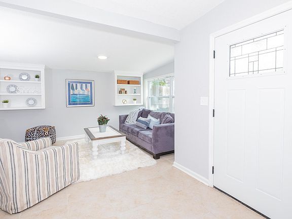 4th image of 8327 Brackridge Blvd S