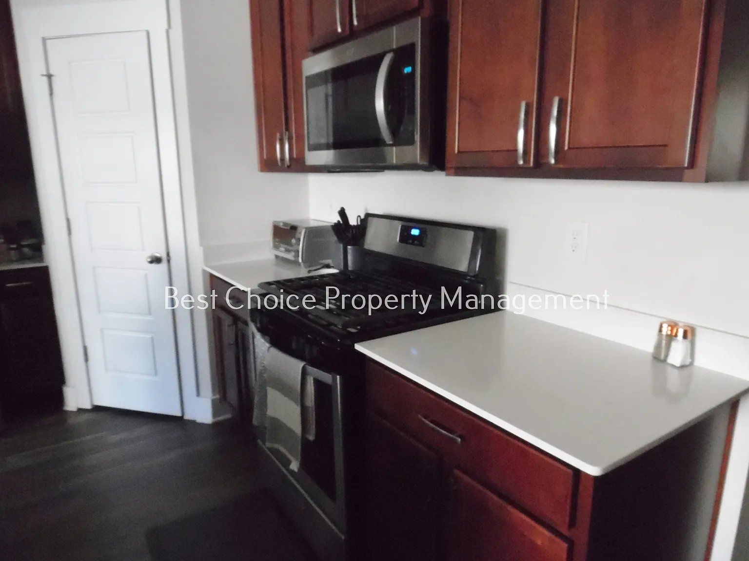 3 bed, 2.5 bath, 1470 sqft, $1,750 — Photo 2