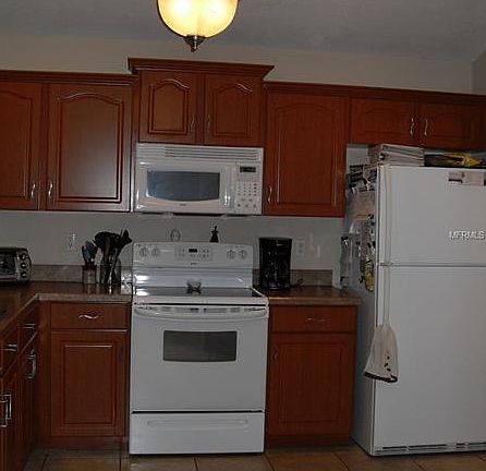 4th image of 1072 Corkwood Dr