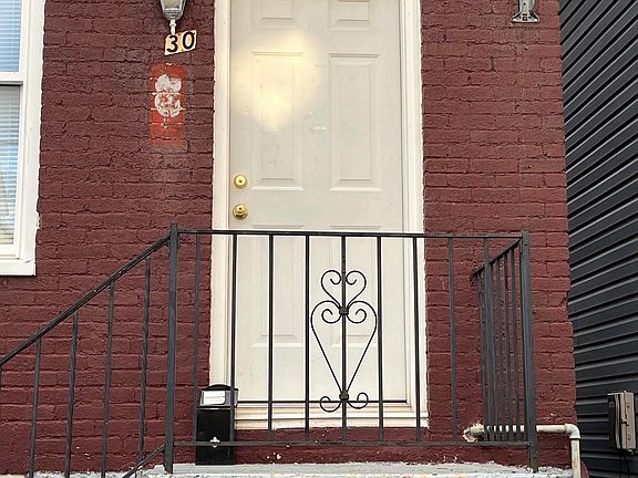 4th image of 28-30 E Lee St