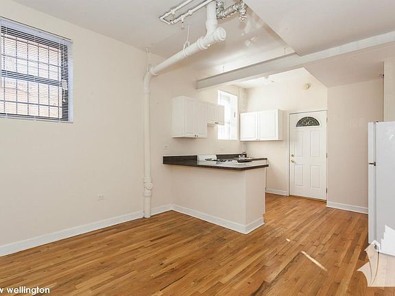 4th image of 1101 W Wellington Ave #1128