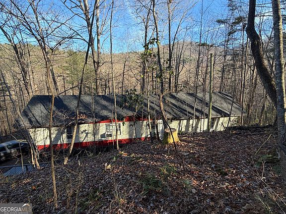 5th image of 4395 White Oak Dr