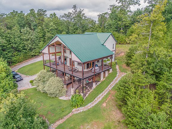 2nd image of 208 Burnett Ln