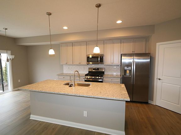 3rd image of 6065 Miranda Ln