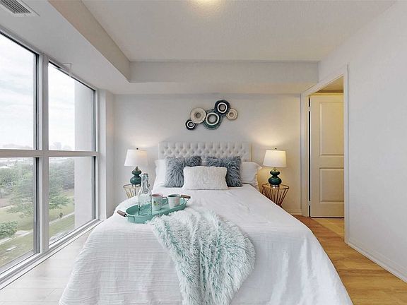 5th image of 30 Meadowglen Pl #609
