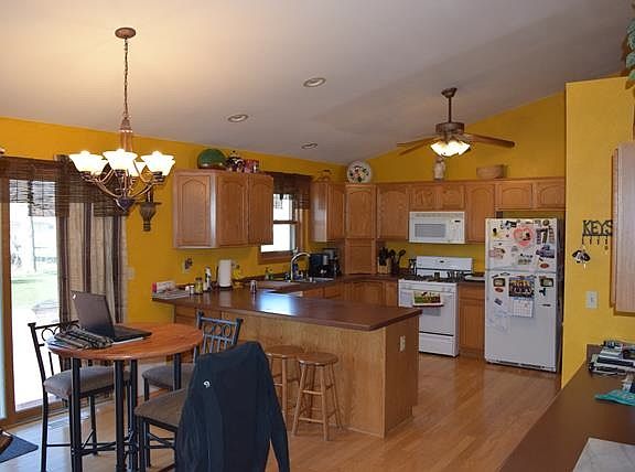 5th image of 2730 E Whittaker Ave