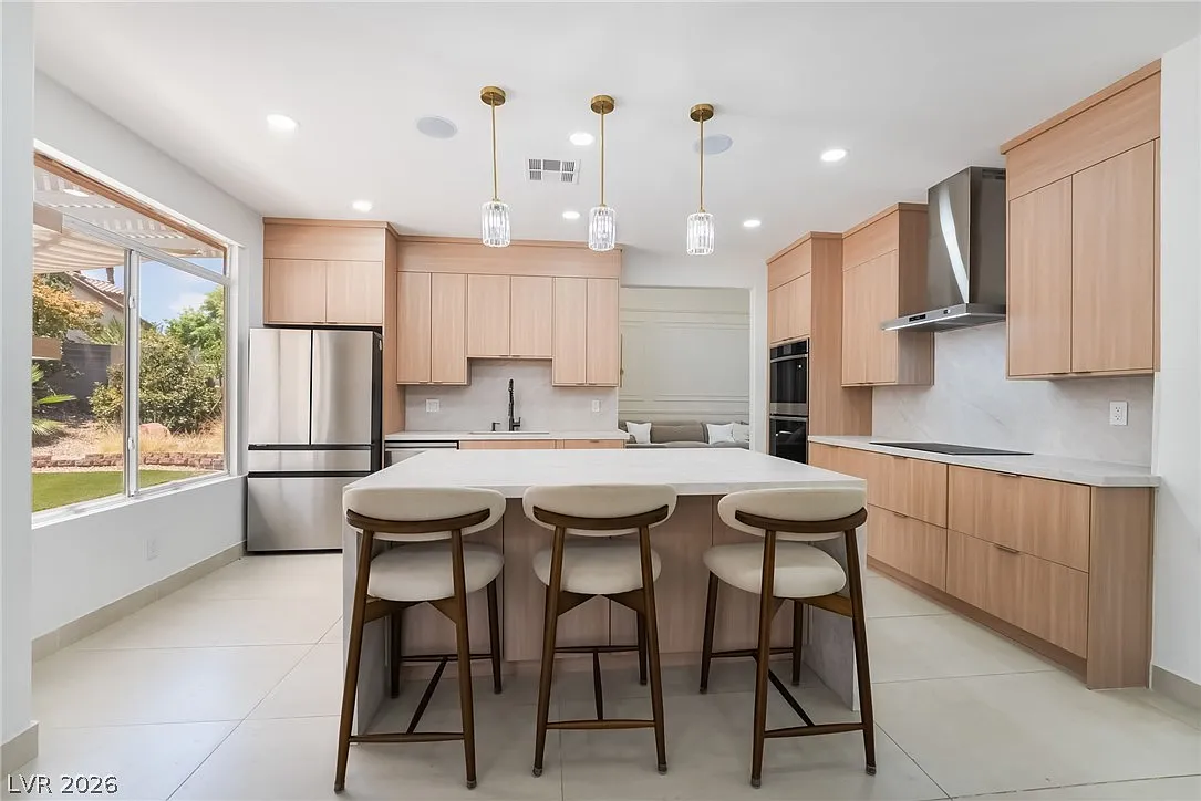 4 bed, 3.0 bath, 2294 sqft, $4,995 — Photo 1