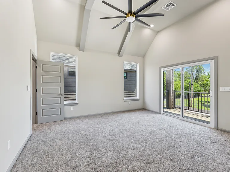 421 W Fort Worth St — Photo 25