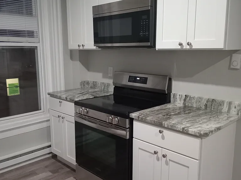 460 Main St #3 — Photo 1