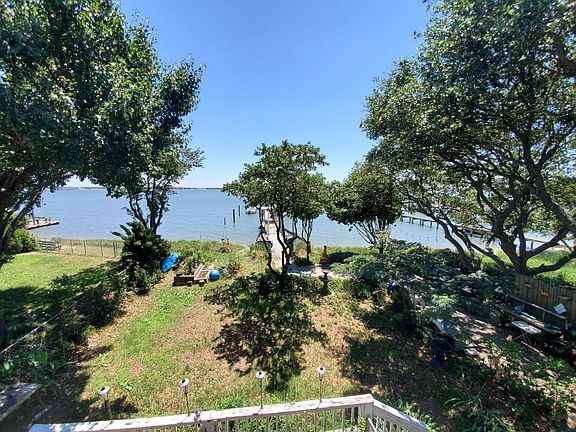 5th image of 1331 Bayville St #2
