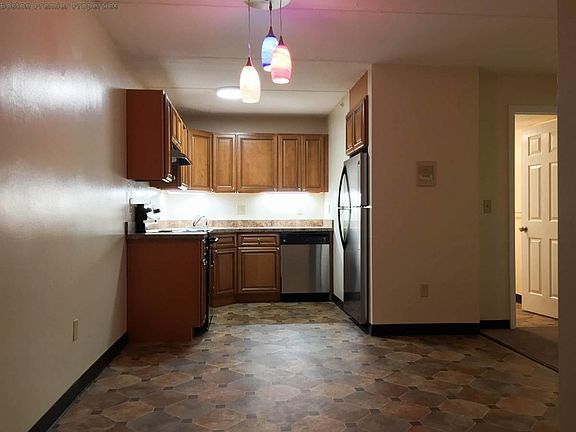 2nd image of 176 Presidents Ln APT 403
