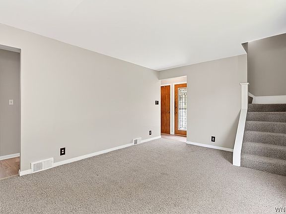 5th image of 2662 Greenfield Ave