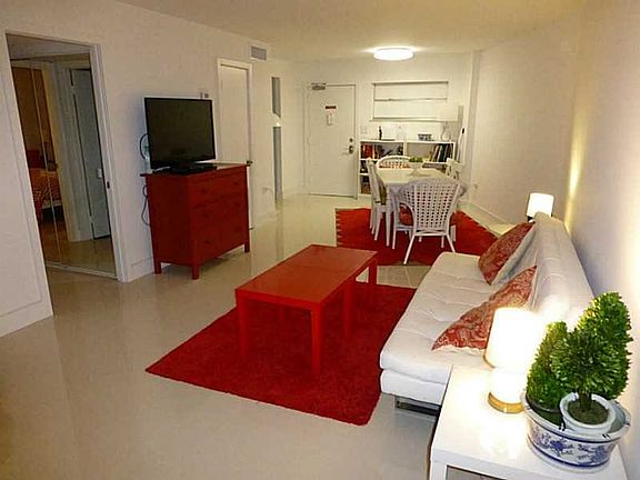 5th image of 1881 Washington Ave APT 2E