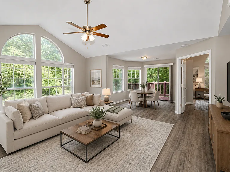 1101 Sandy Lane Dr — Photo 1